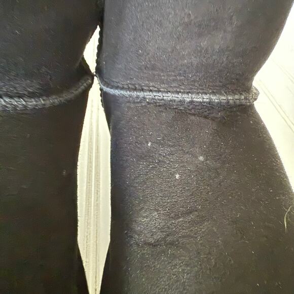UGG Australia Black Suede Classic short shearling boots size 9 - Picture 4 of 9